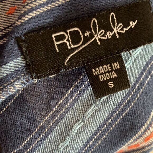 Oversized small top  - Picture 6 of 10